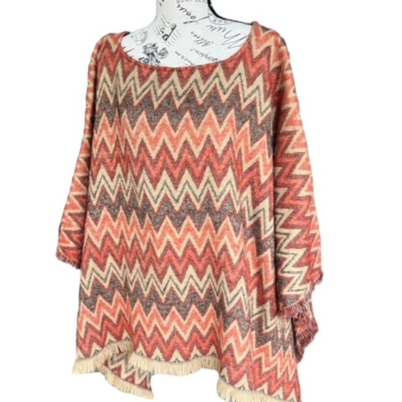 Rue 21 Poncho - Picture 1 of 3